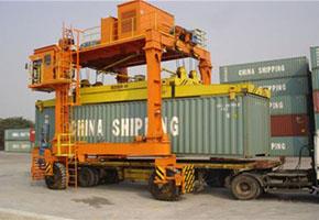 container straddle carrier.jpg