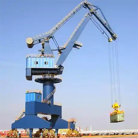 Steel structure of a 4-bar linkage gantry crane in operation